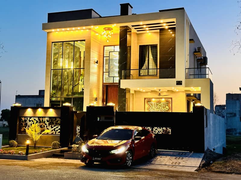 Luxurious 10 Marla Dream Home In Sialkot - Get It On Easy Instalments! 0