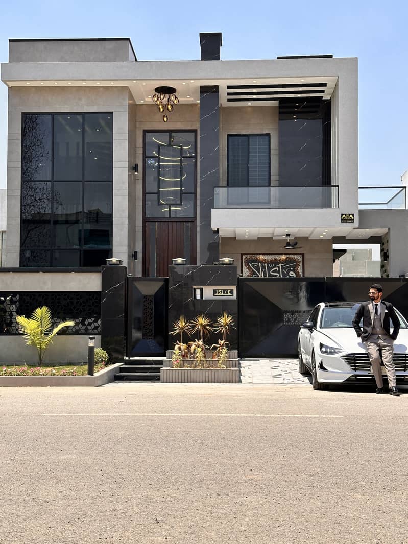Luxurious 10 Marla Dream Home In Sialkot - Get It On Easy Instalments! 15