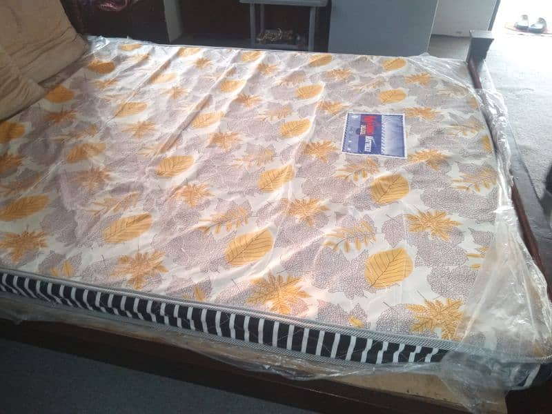 queen bed with 2 side tables or dressing complete set 0