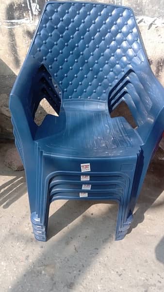 plastic chairs 7
