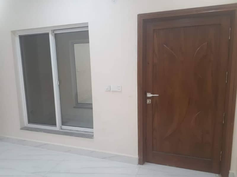A Palatial Residence For sale In Abdullah Gardens Faisalabad 11