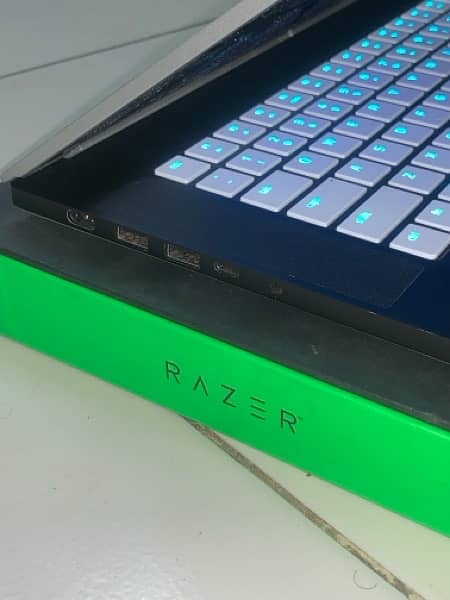 Razer Blade Studio 2020 4K OLED Laptop with Nvidia RTX 16 GB Graphics 5