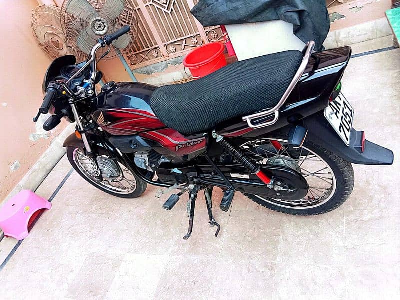 Honda pridor With good condition 3