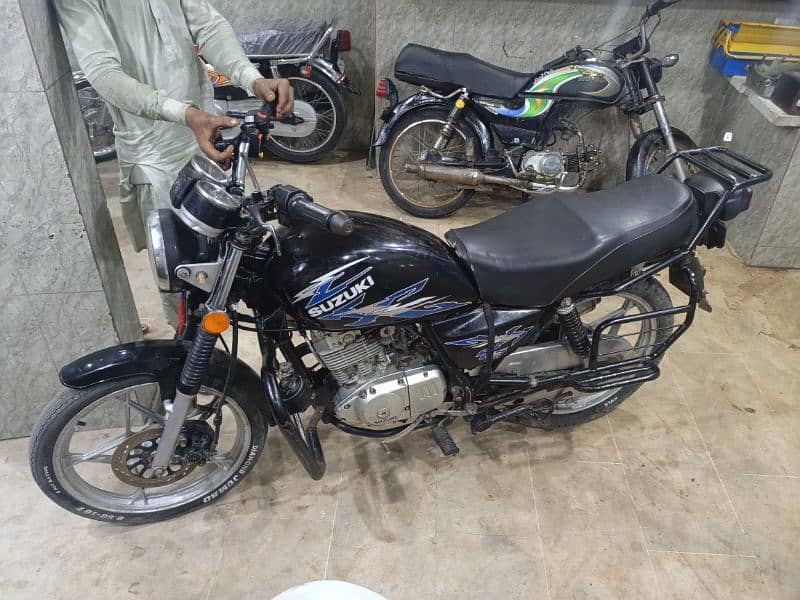 Suzuki GS-150 2017 modle Karachi no 4