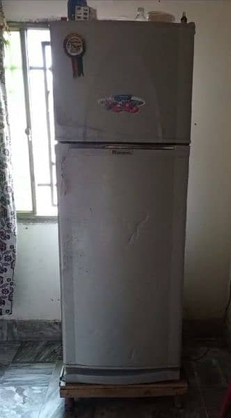 FRIDGE FOR SALE IN WORKING CONDITION 0