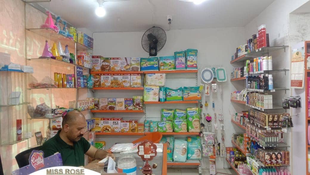 RUNNING GROCERY STORE AT PRIME LOCATION OF LDA AVENUE 1 LAHORE 2
