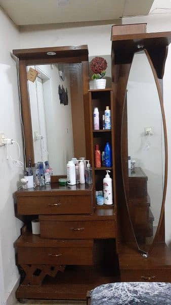 Dressing table 4