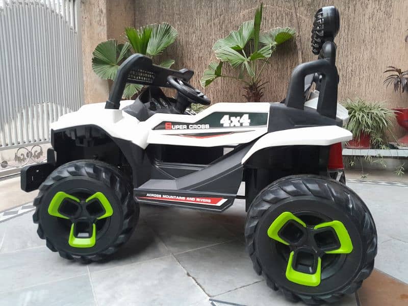 recharge able electronic  jeep for sell 0