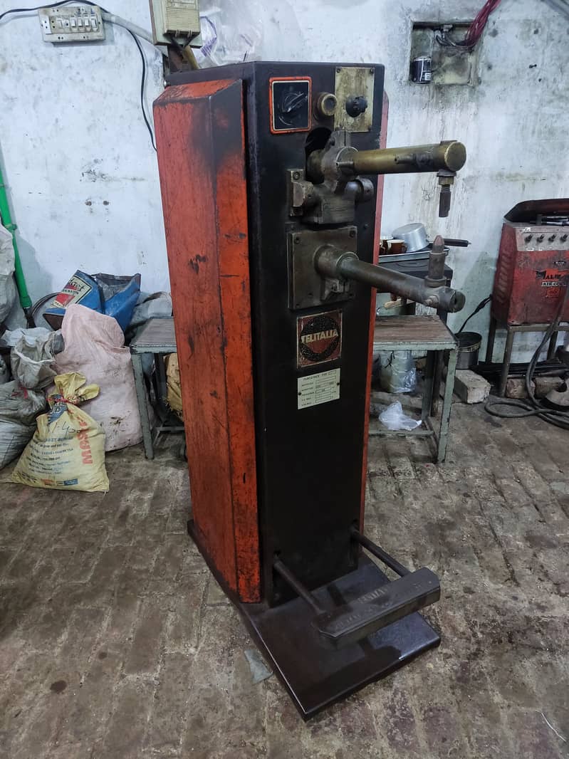 Spot welding machine 5