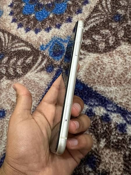 Iphone 11 pta approved (128 gb) / Lush condition 3