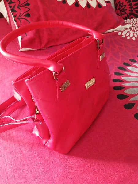 hand bag in red color 0