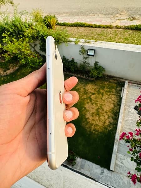 Apple Iphone 11 64gb non pta 4