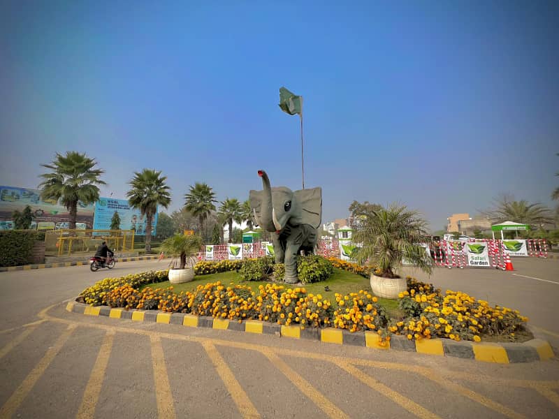 10 Marla corner & facing park plot for sale in safari garden housing scheme Lahore 6