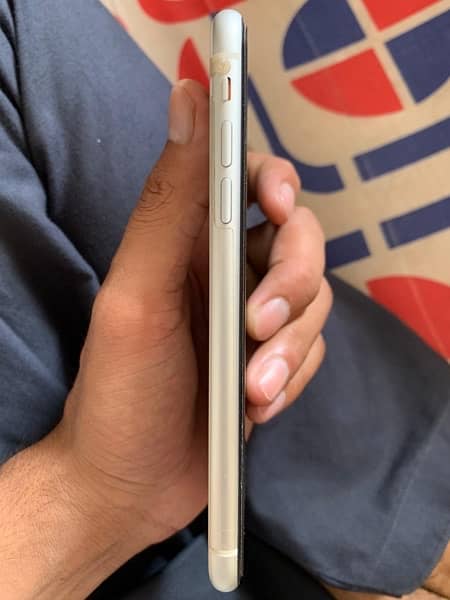Iphone 11 Scratchless phone 5