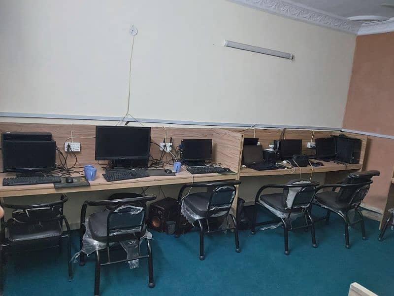 complete office cubicles and tables 2