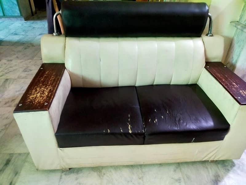 6 seater SOFA FOR SALE URGENT 1