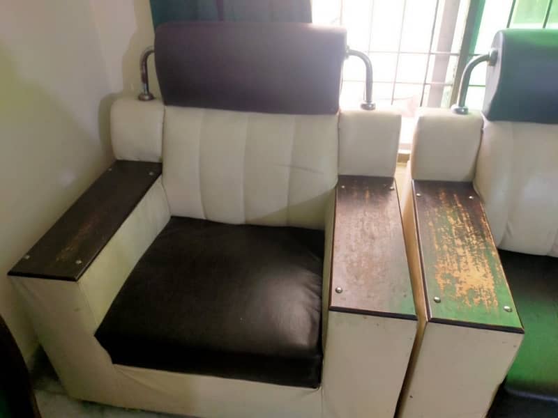 6 seater SOFA FOR SALE URGENT 2