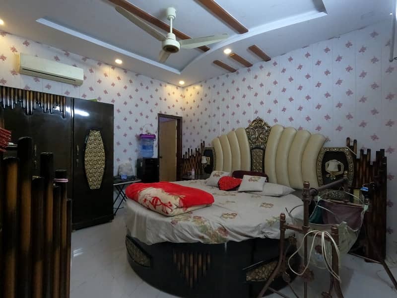 200 Square Yards House In Gulshan-e-Iqbal - Block 10-A For sale At Good Location 8