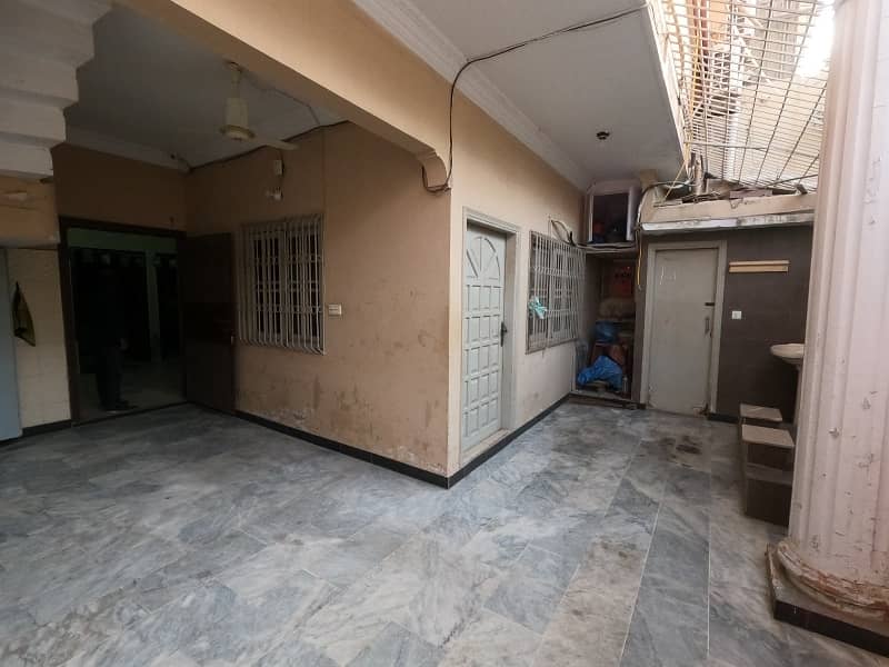 House Of 200 Square Yards In Gulshan-e-Iqbal Is Available 16