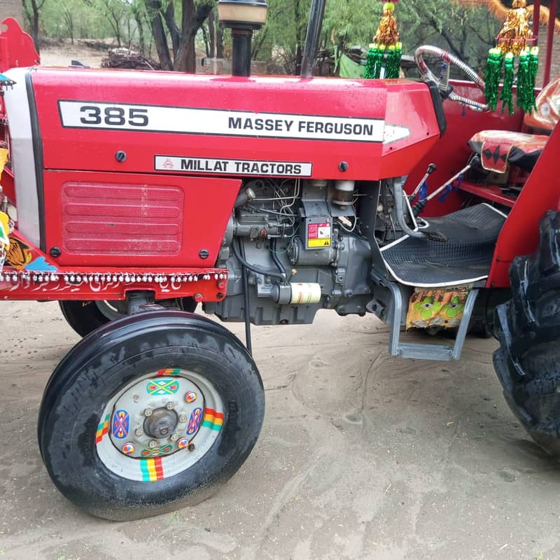 Tractor Massey Ferguson 385 Model 2017 5