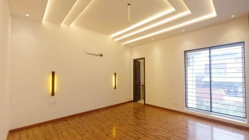 10 Marla House Is Available For Sale In Bankers Co-operative Housing Society Lahore 25