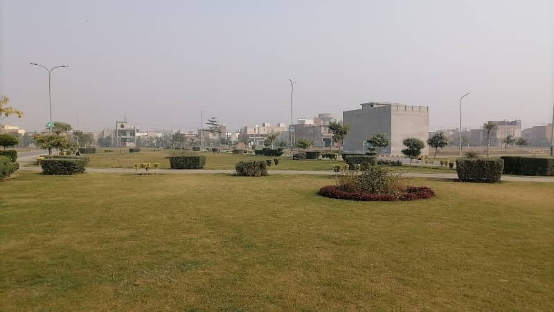 Ideal 9 Marla Residential Plot Has Landed On Market In Oasis Orchard, Faisalabad 4