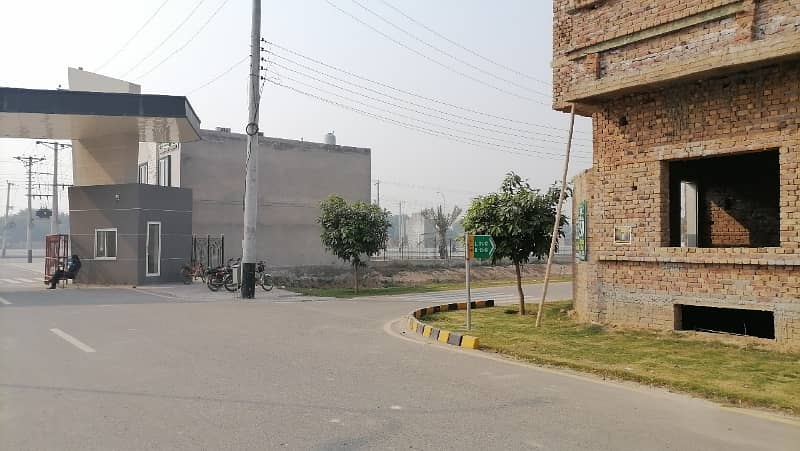 Ideal 9 Marla Residential Plot Has Landed On Market In Oasis Orchard, Faisalabad 0
