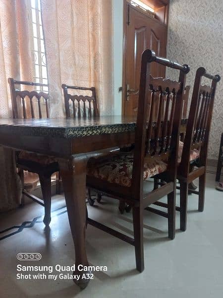 Excellent condition 6 chairs Dining table. 4