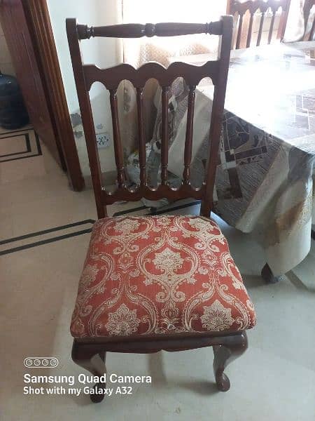 Excellent condition 6 chairs Dining table. 5