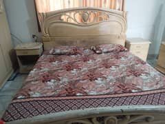 King bed with corners