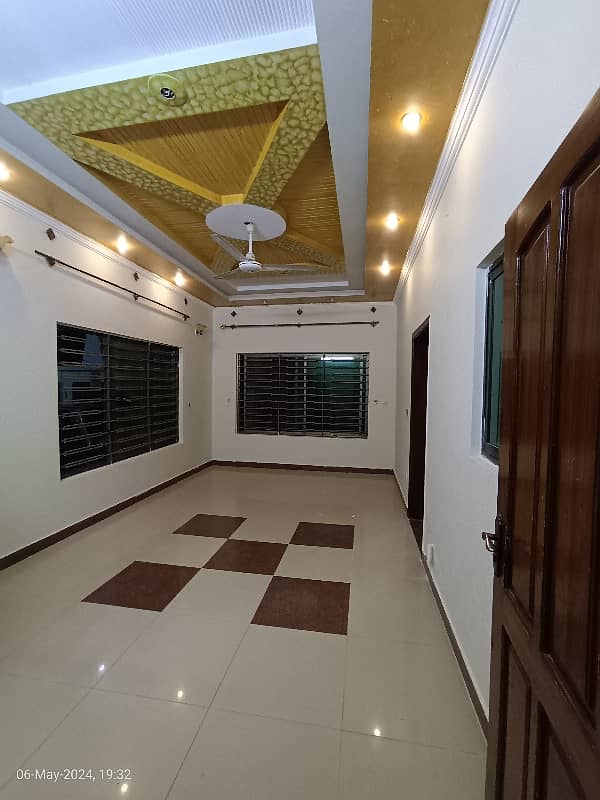 3 BED UPPER PORTION HOUSE FOR RENT IN KHYABAN SARFARAZ 4