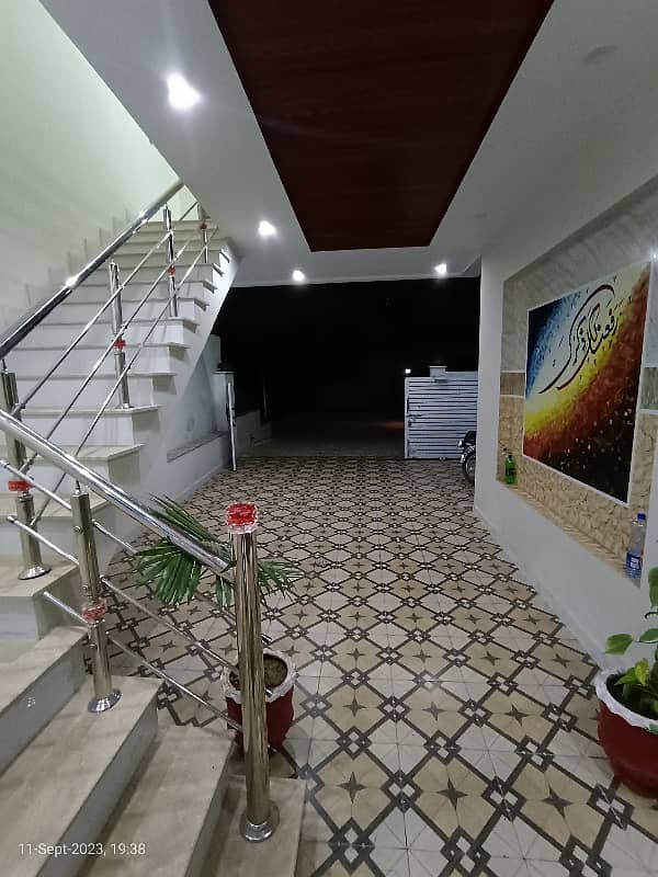 BEAUTIFUL LUXURY HOUSE FOR SALE IN COMMERCIAL MARKET GULRAIZ 2 5