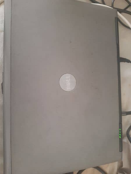 Dell Laptop 2gb ram 120 hard 5