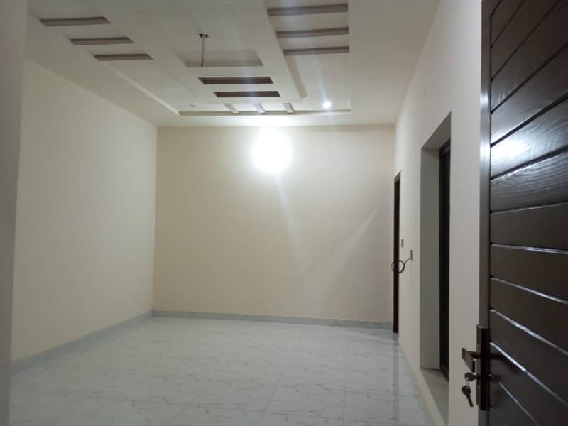 Prime Location 10 Marla House Situated In Khayaban Colony 2 For sale 2