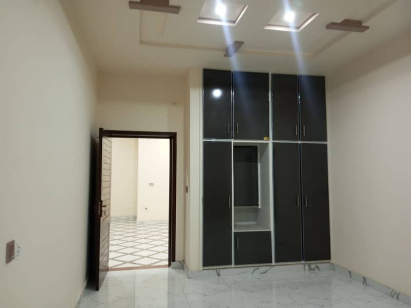 Prime Location 10 Marla House Situated In Khayaban Colony 2 For sale 3