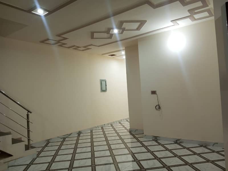 Prime Location 10 Marla House Situated In Khayaban Colony 2 For sale 4