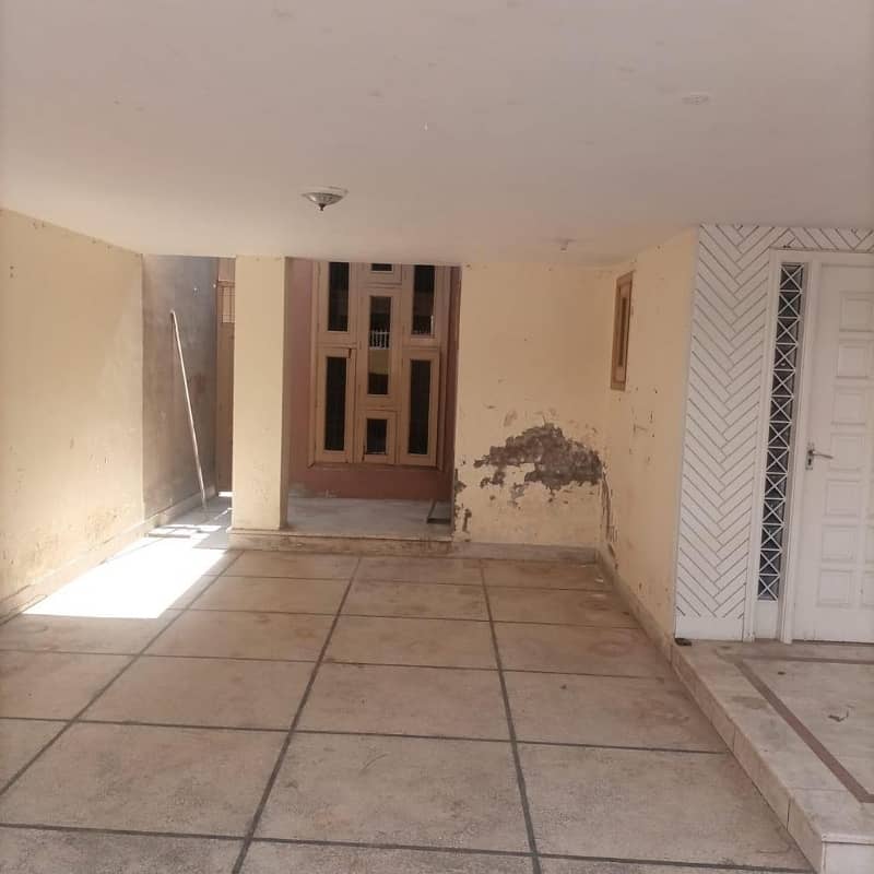 House Sized 10 Marla Is Available For Sale In Madina Town 7