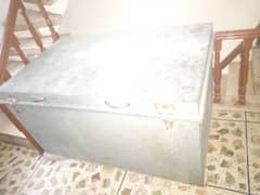 Trunk peti for sale 0