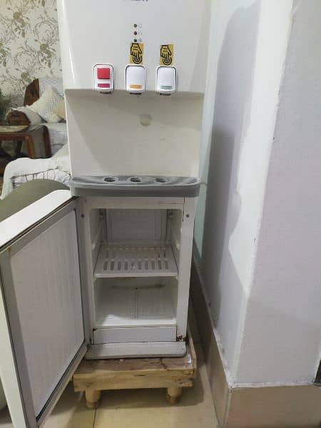 Orient Dispenser with refrigerator 1