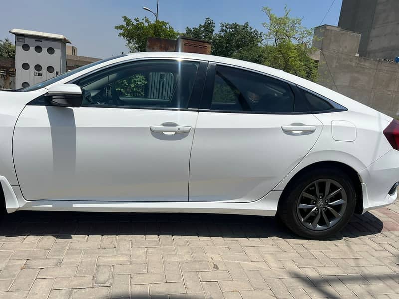 Honda Civic Oriel 1.8 i-VTEC CVT 2019 6