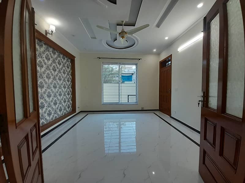 10 Marla Full House For Rent In G-13 Islamabad 3