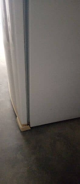 Dawolence Refrigerator DC invertor very good condition full size 6