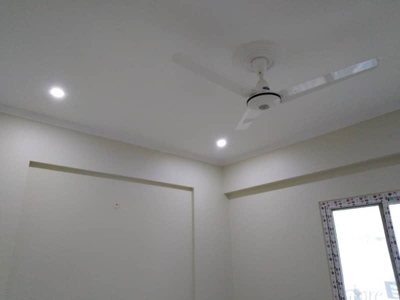 Flat Of 1350 Square Feet Available In Gulshan-e-Iqbal Town 0