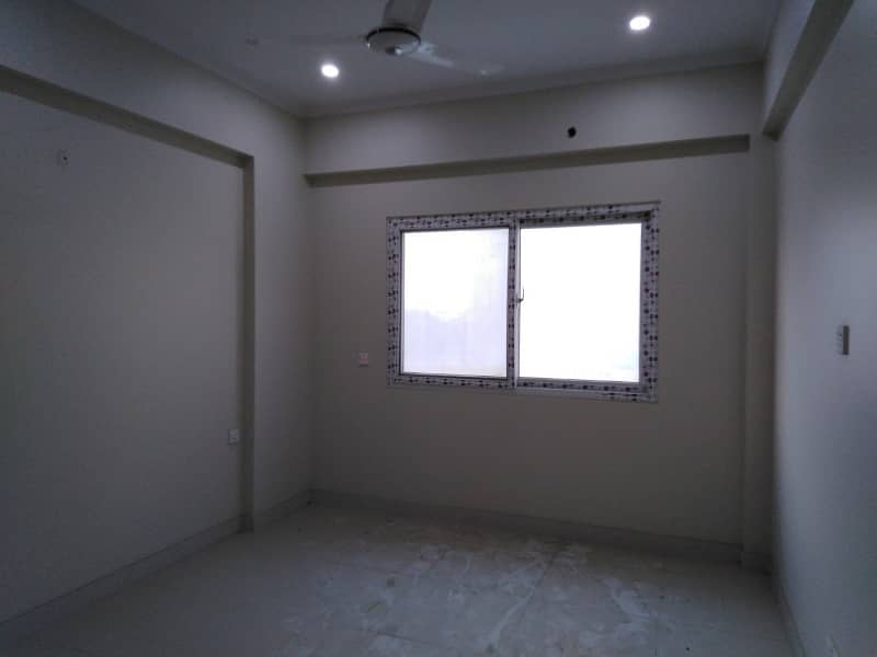 Flat Of 1350 Square Feet Available In Gulshan-e-Iqbal Town 1