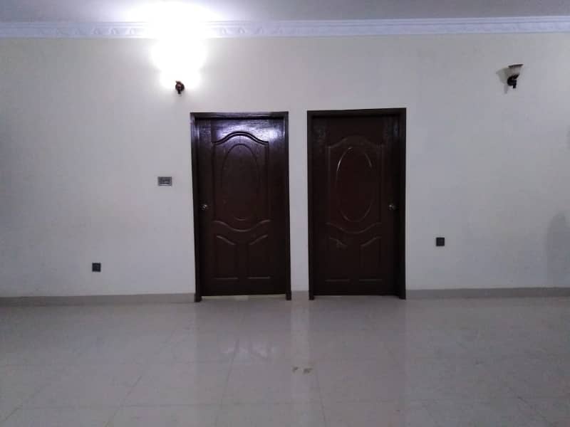 Single Storey 400 Square Yards House For sale In Gulshan-e-Iqbal Karachi 2