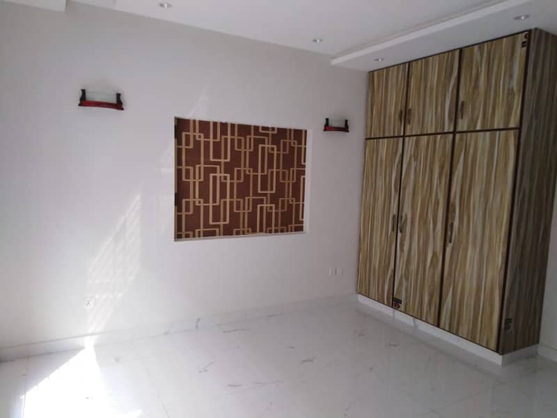 9 MARLA BRAND NEW LOWER PORTION FOR RENT IN SECTOR B BAHRIA TOWN LAHORE 6