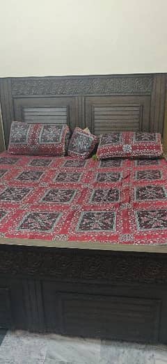 Bed set, side table 2, dressing table without mattress only 3 year use