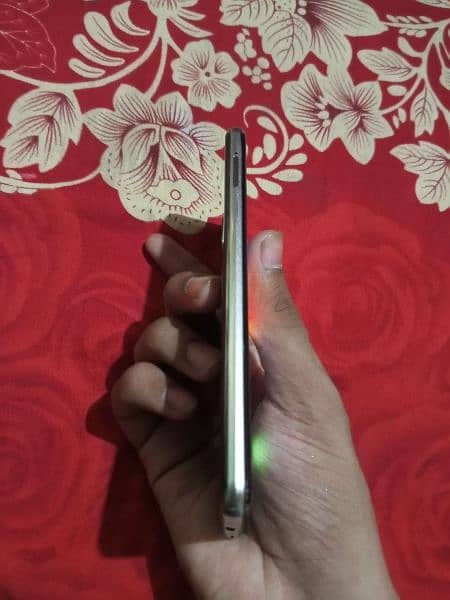 Aquos R3 10 by 10 condition not a single scratch front back lamination 4