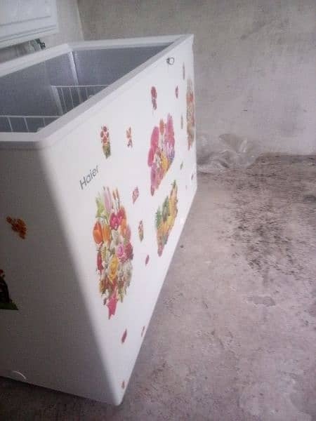 deep freezer for sale good condition single door 3