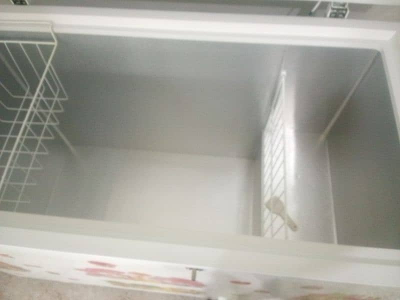 deep freezer for sale good condition single door 4